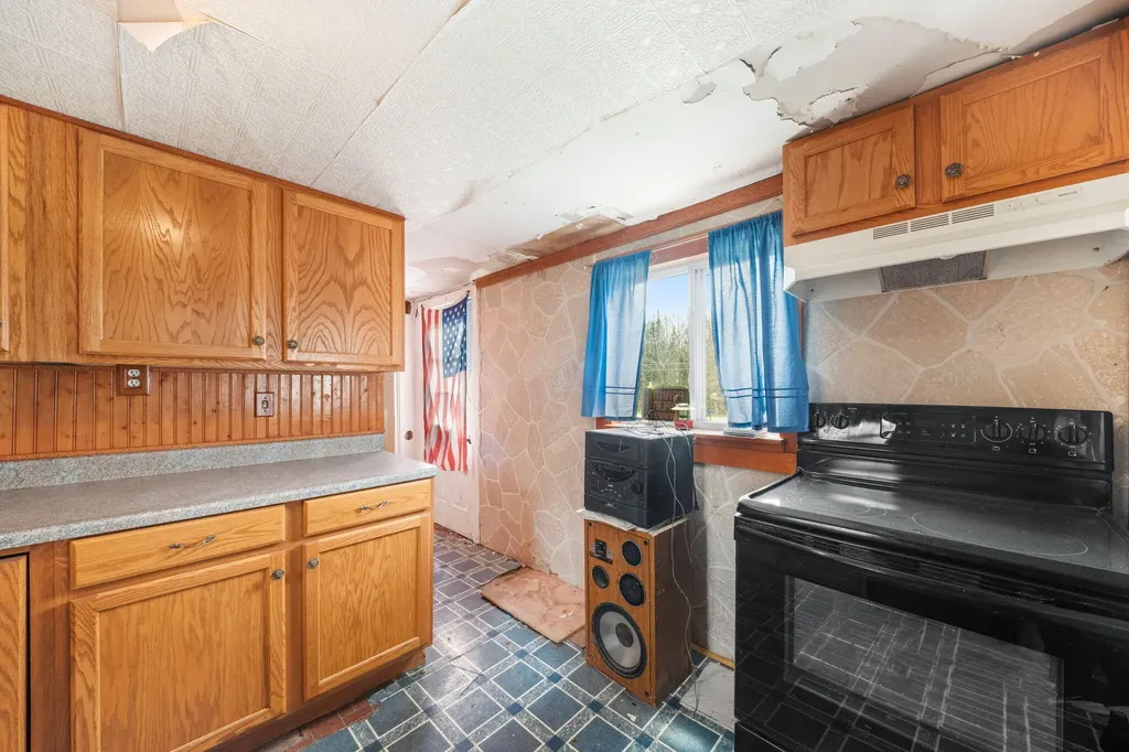 476 E Thorndike Road Thorndike ME 04986