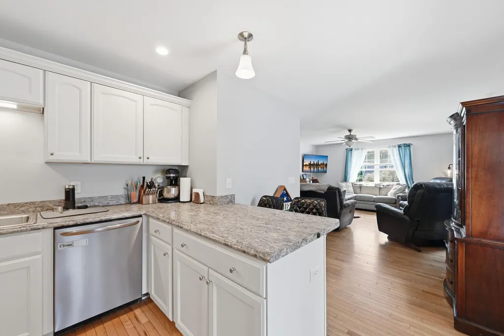 67 Whipple Road Kittery ME 03904