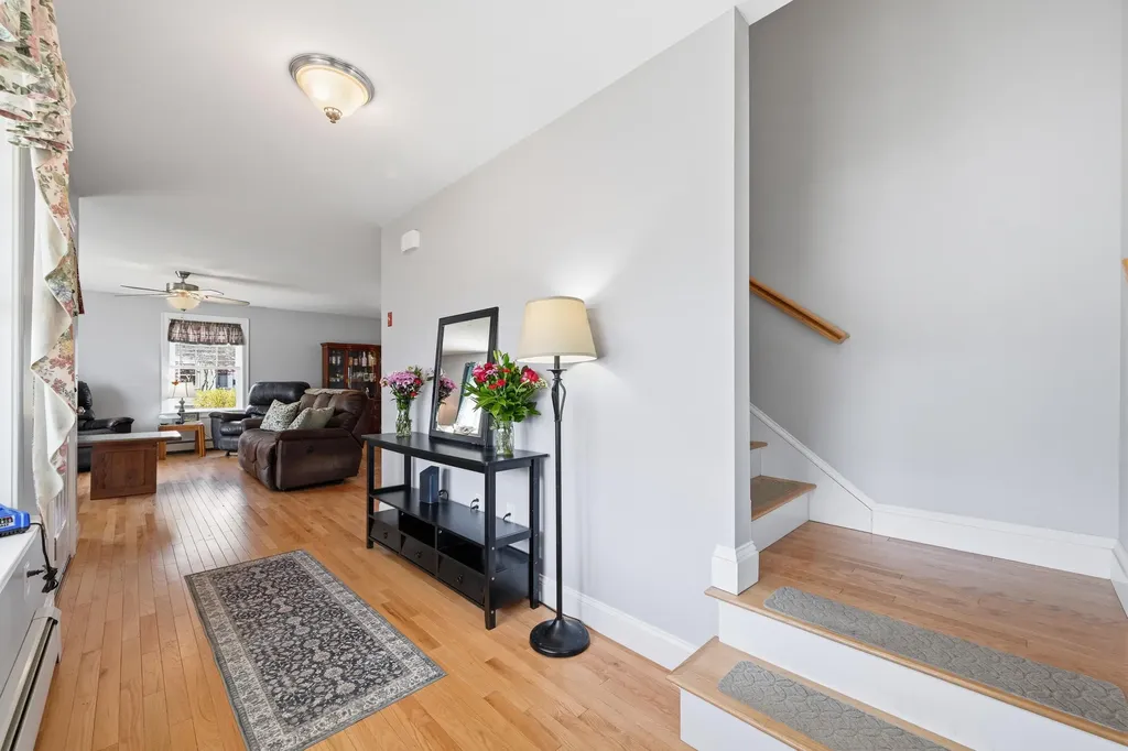67 Whipple Road Kittery ME 03904