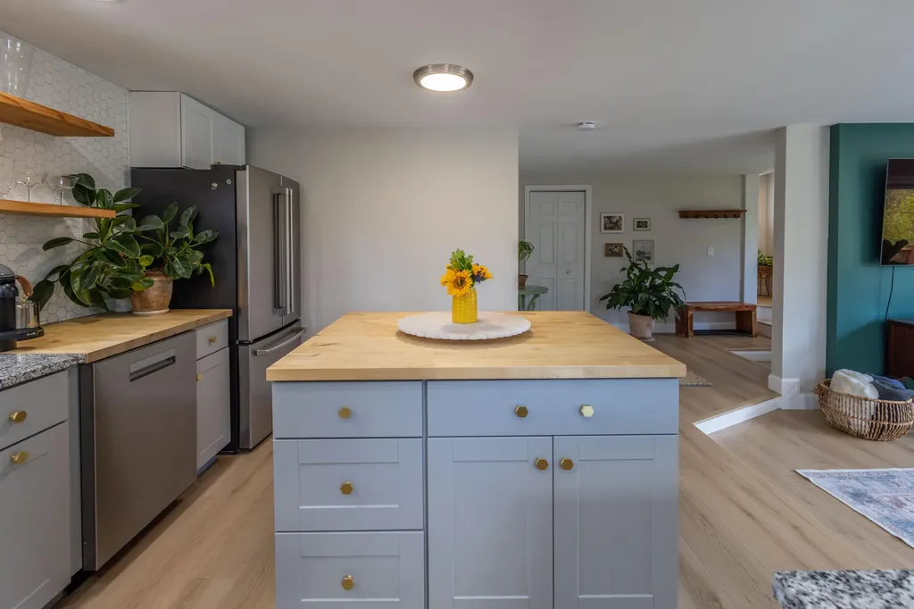 3074 Camden Road Warren ME 04864