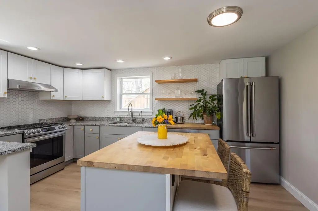 3074 Camden Road Warren ME 04864