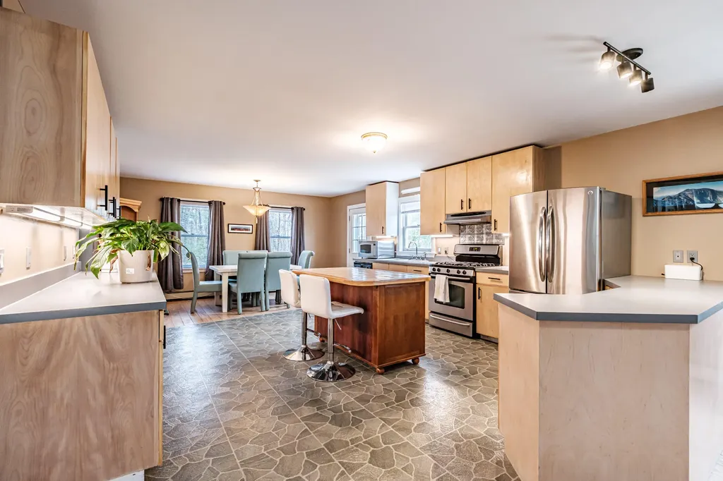 263 King Hill Road Paris ME 04281