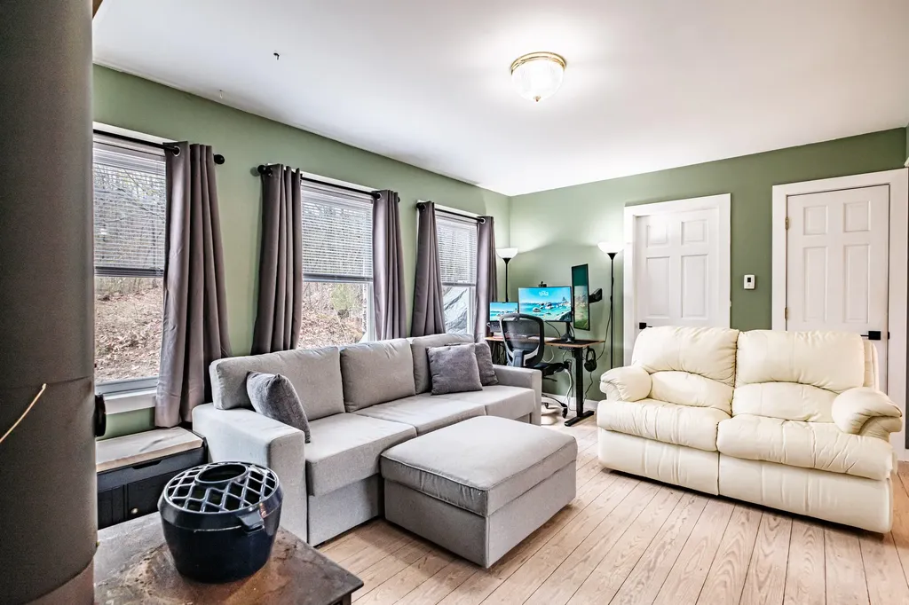 263 King Hill Road Paris ME 04281