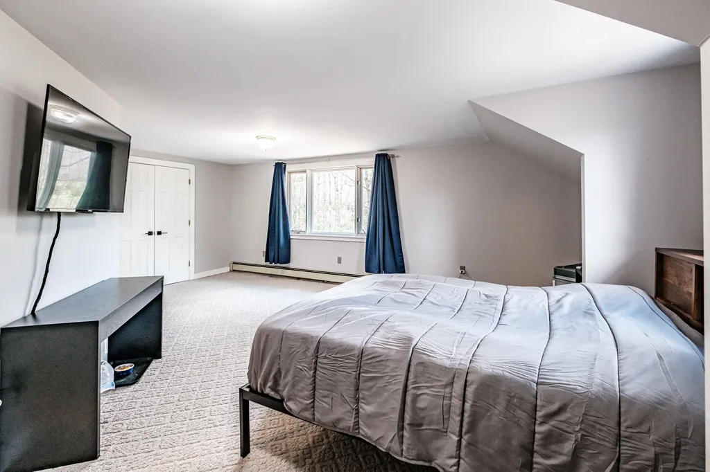 263 King Hill Road Paris ME 04281