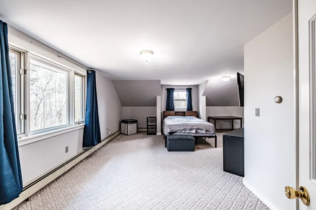 263 King Hill Road Paris ME 04281