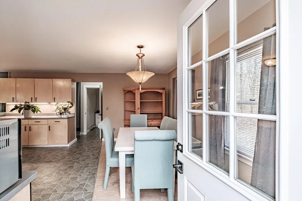 263 King Hill Road Paris ME 04281