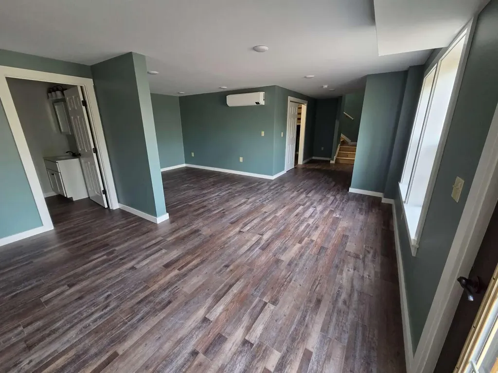 16 Oldham Saint Albans ME 04971
