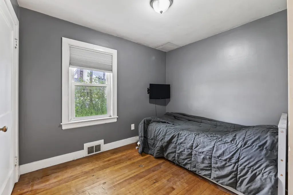 6 Hillside Avenue Biddeford ME 04005