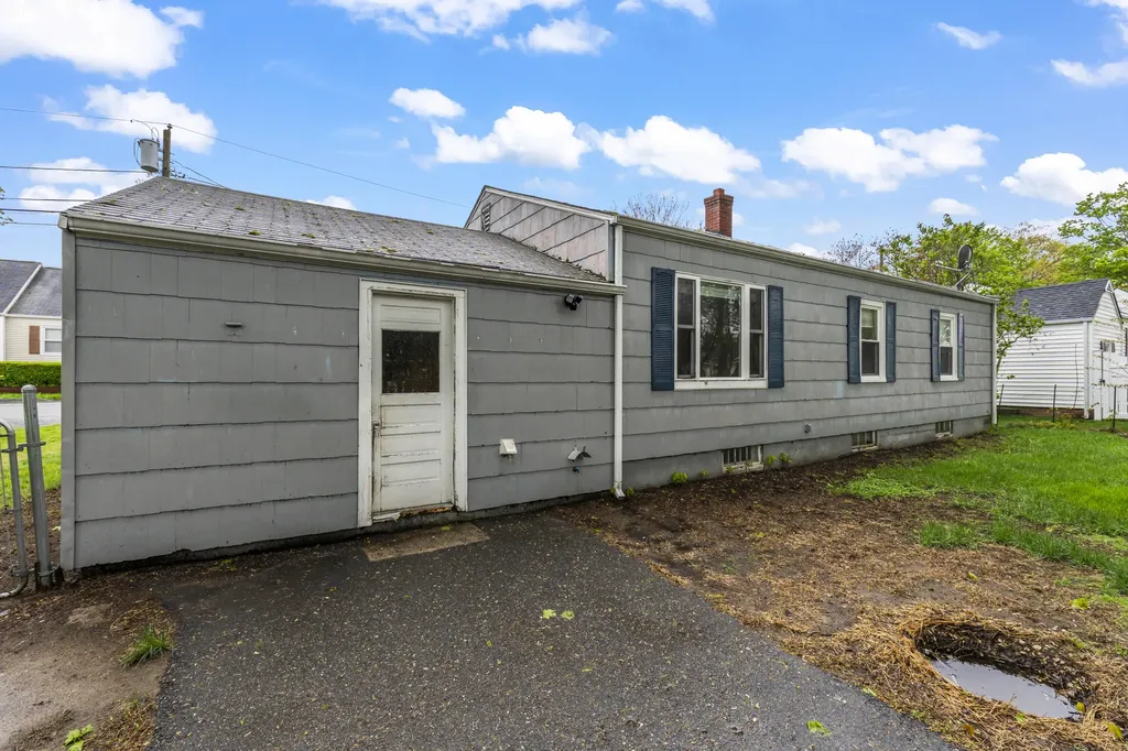 6 Hillside Avenue Biddeford ME 04005