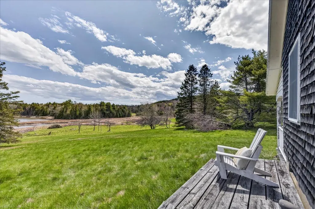 14 Tidal Creek Road Brooksville ME 04642