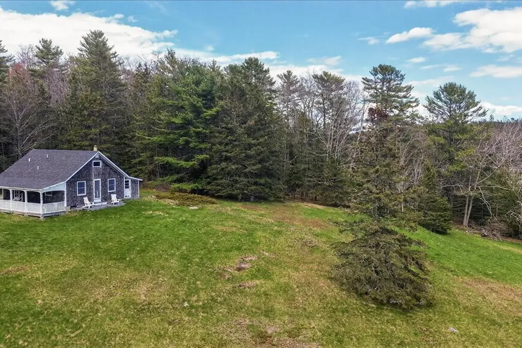 14 Tidal Creek Road Brooksville ME 04642