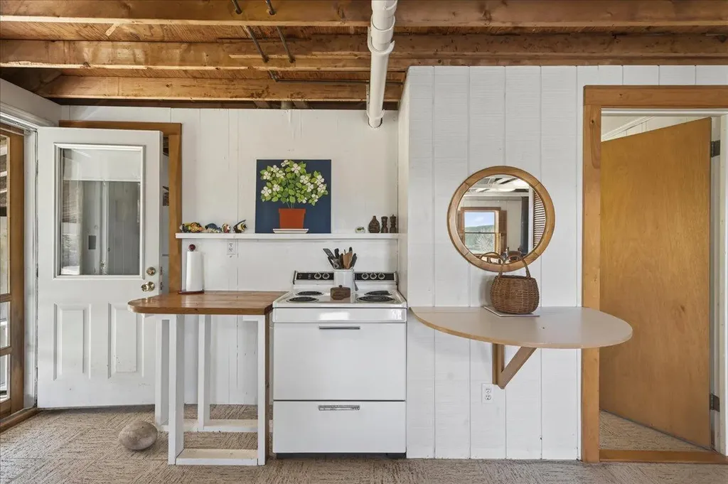14 Tidal Creek Road Brooksville ME 04642