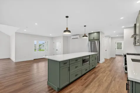17 Middle Road Kennebunk ME 04043