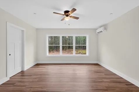 17 Middle Road Kennebunk ME 04043