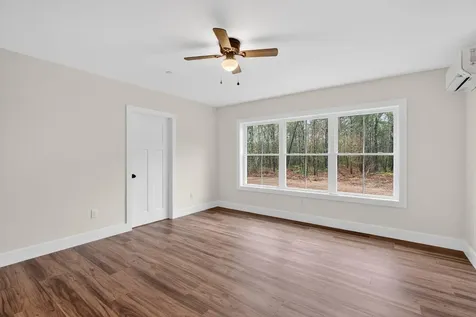 17 Middle Road Kennebunk ME 04043