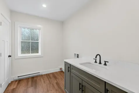 17 Middle Road Kennebunk ME 04043
