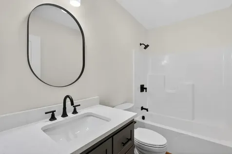 17 Middle Road Kennebunk ME 04043