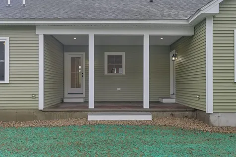 17 Middle Road Kennebunk ME 04043