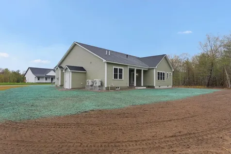 17 Middle Road Kennebunk ME 04043