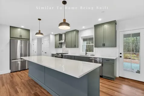 17 Middle Road Kennebunk ME 04043