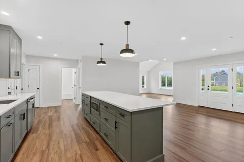 17 Middle Road Kennebunk ME 04043