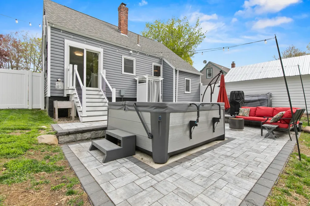 32 Eliot Street South Portland ME 04106