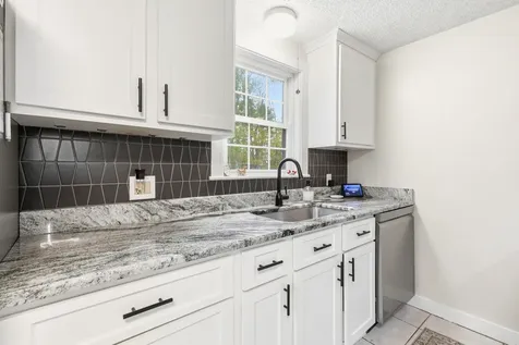 32 Eliot Street South Portland ME 04106