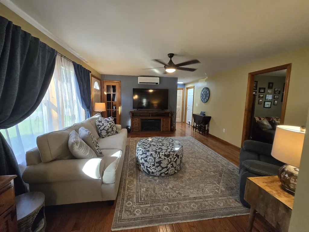 16 Kyle Street Brunswick ME 04011