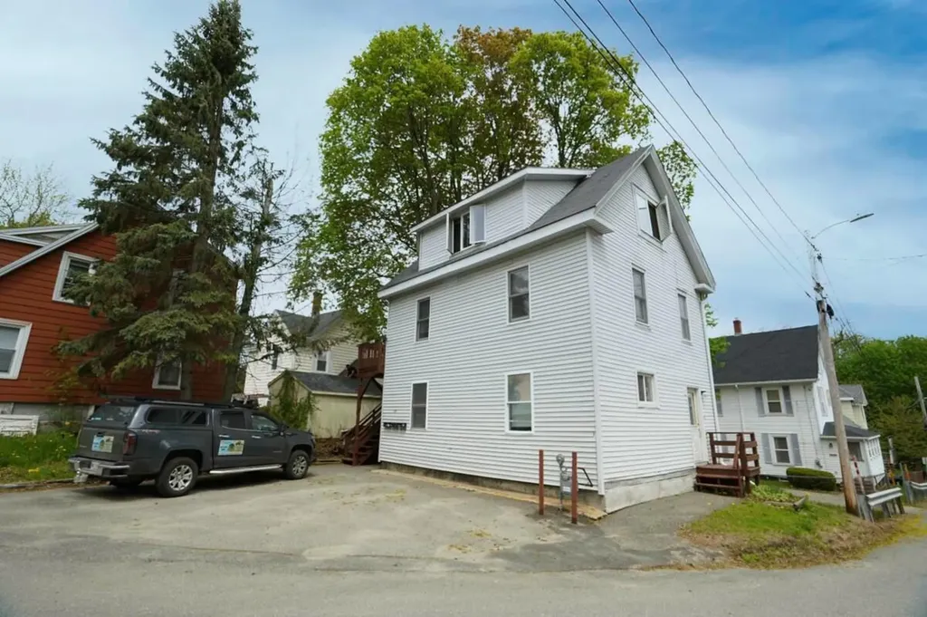 15 Grace Court Bangor ME 04401
