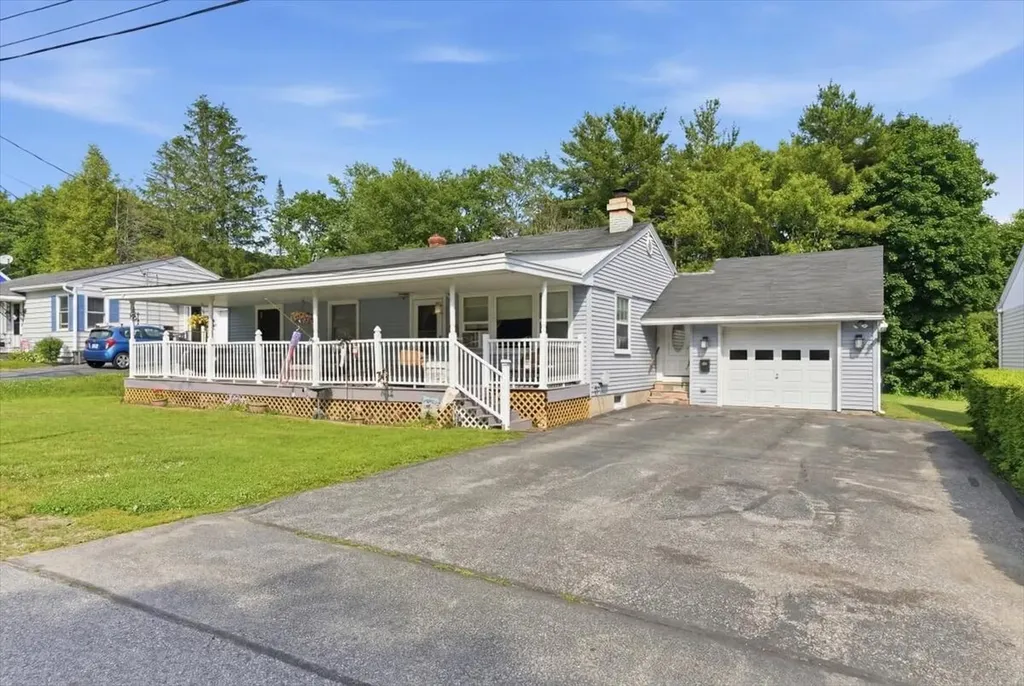 15 Tarr Avenue Lewiston ME 04240