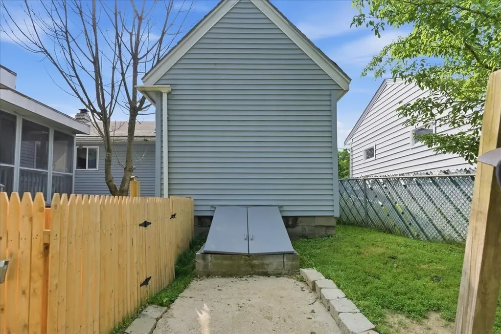 15 Tarr Avenue Lewiston ME 04240