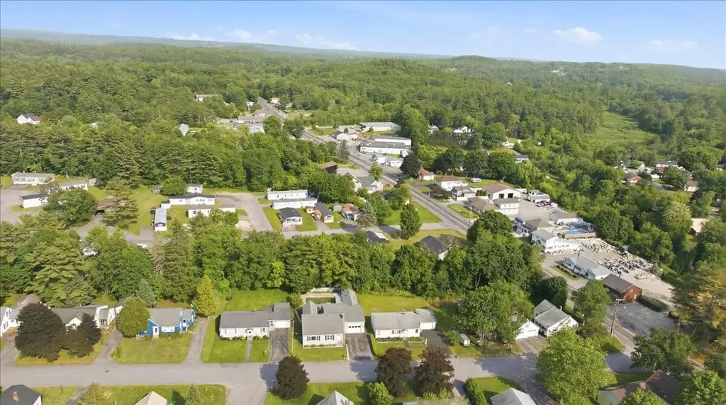 15 Tarr Avenue Lewiston ME 04240