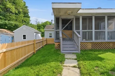 15 Tarr Avenue Lewiston ME 04240