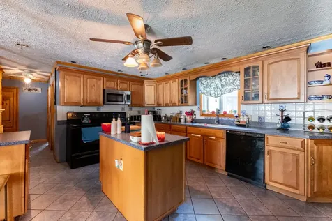 15 Tarr Avenue Lewiston ME 04240