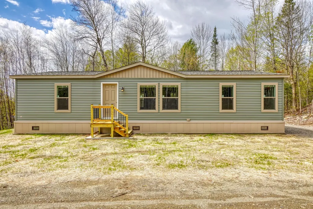 12 Country View Lane Freedom ME 04941