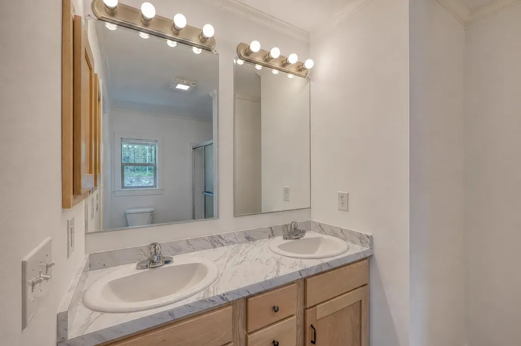12 Country View Lane Freedom ME 04941