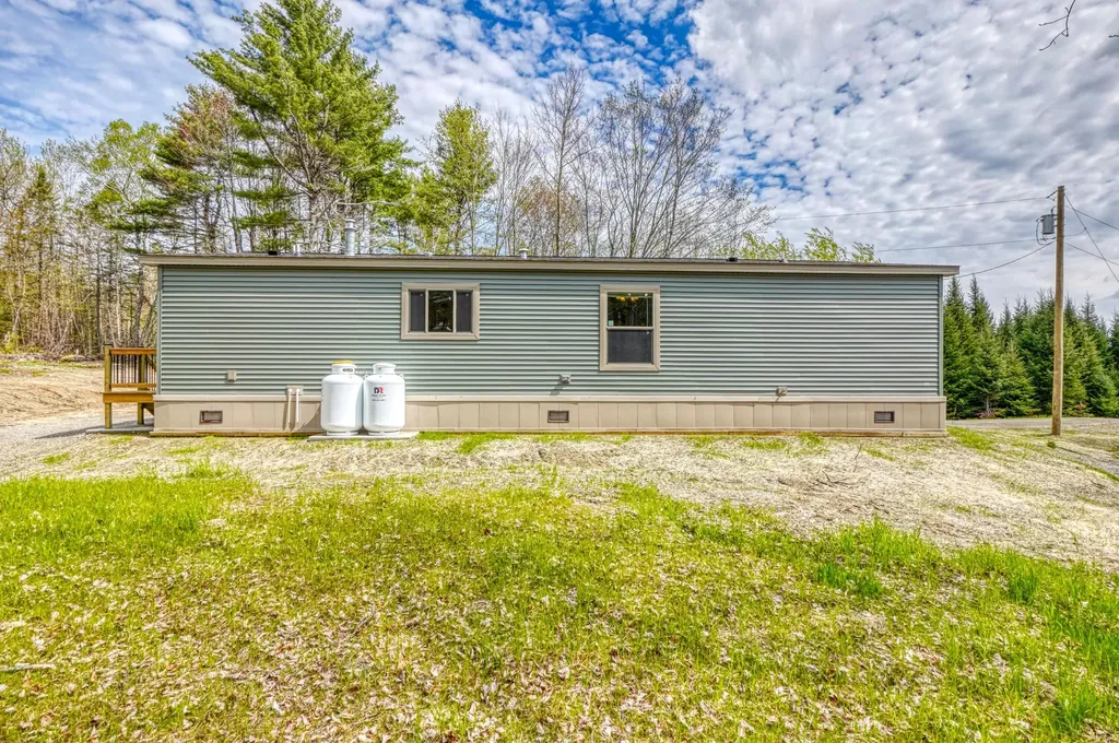 12 Country View Lane Freedom ME 04941
