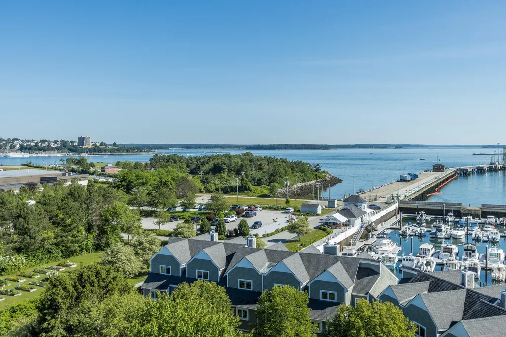 148 Breakwater Drive South Portland ME 04106