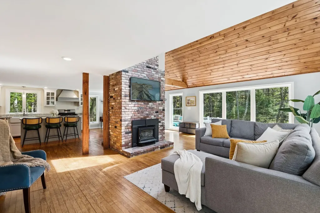 14 Oak Ridge Road Brunswick ME 04011