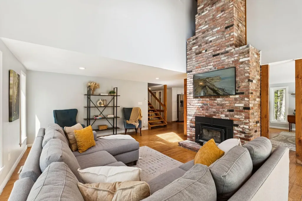 14 Oak Ridge Road Brunswick ME 04011