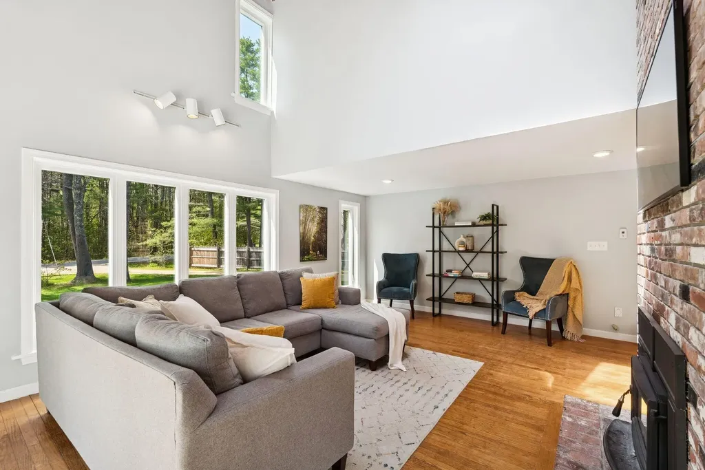 14 Oak Ridge Road Brunswick ME 04011