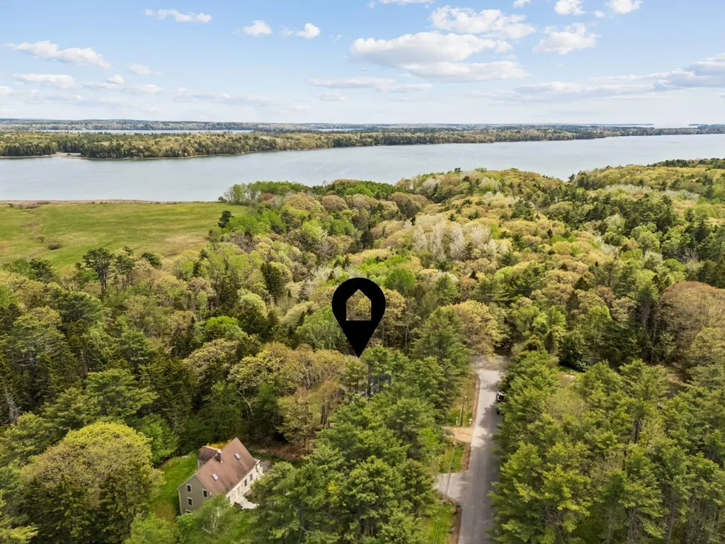 14 Oak Ridge Road Brunswick ME 04011
