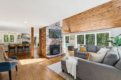 14 Oak Ridge Road Brunswick ME 04011
