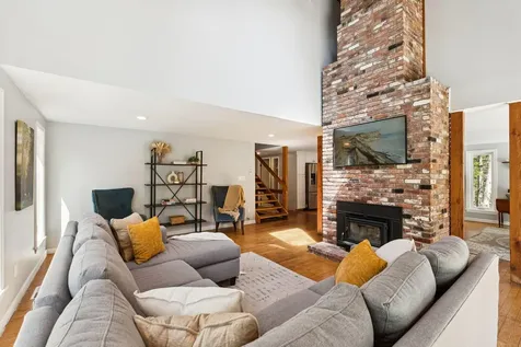 14 Oak Ridge Road Brunswick ME 04011