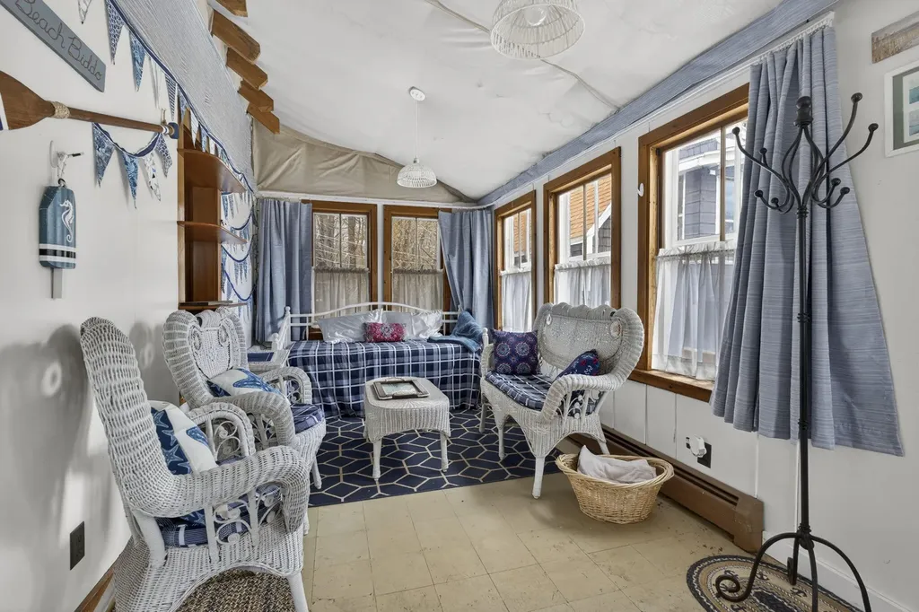 527 Pool Street Biddeford ME 04005