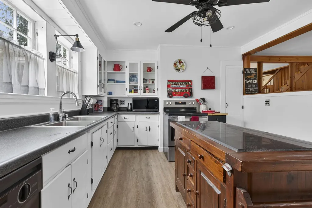 527 Pool Street Biddeford ME 04005