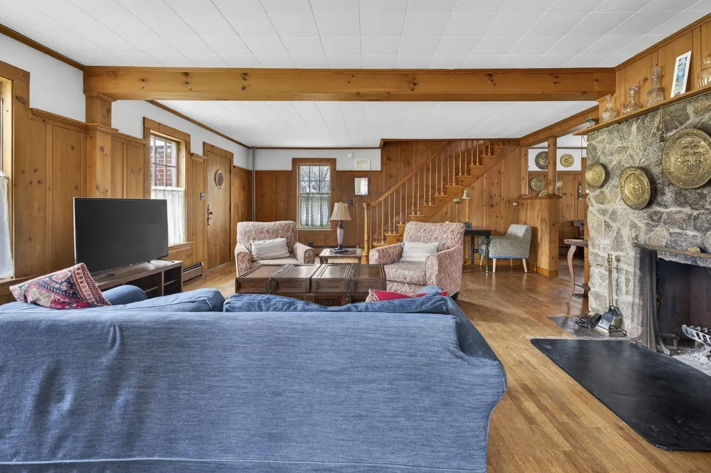 527 Pool Street Biddeford ME 04005