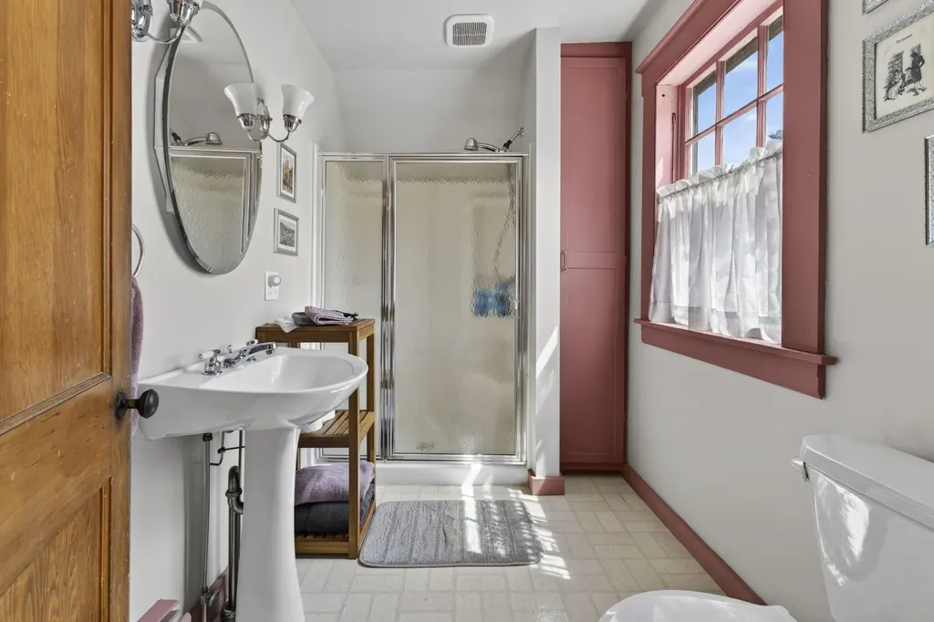 527 Pool Street Biddeford ME 04005