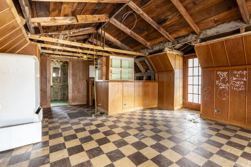 527 Pool Street Biddeford ME 04005