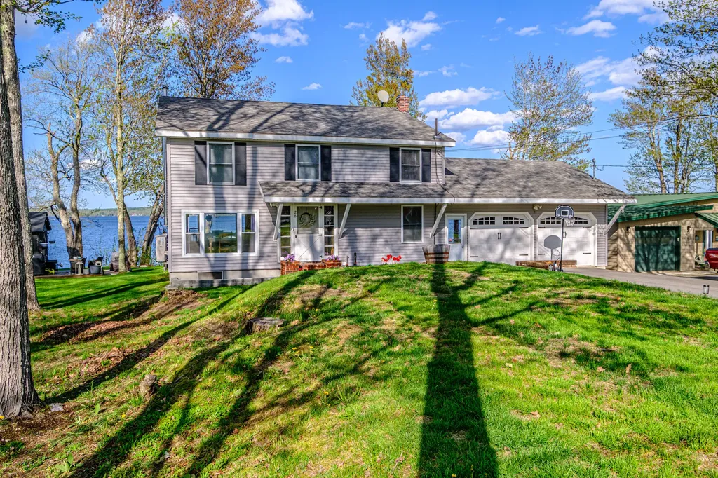 26 Lester Lane Burnham ME 04922